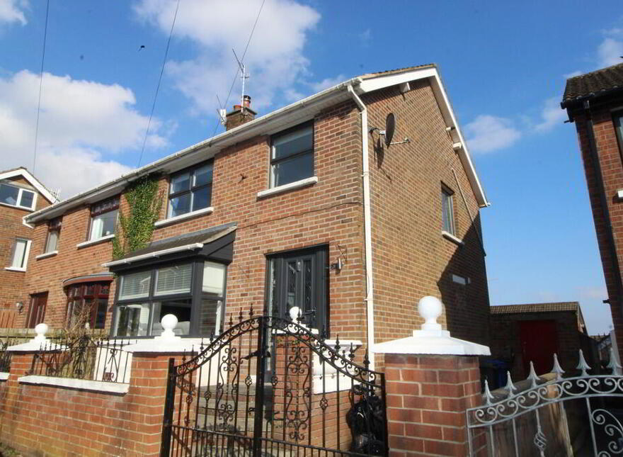 20 Dermott Hill Drive, Belfast, BT12 7GG photo