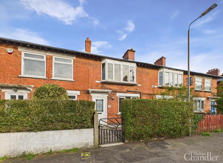 17 Whitehall Gardens, Ormeau, Belfast, BT7 3GW photo