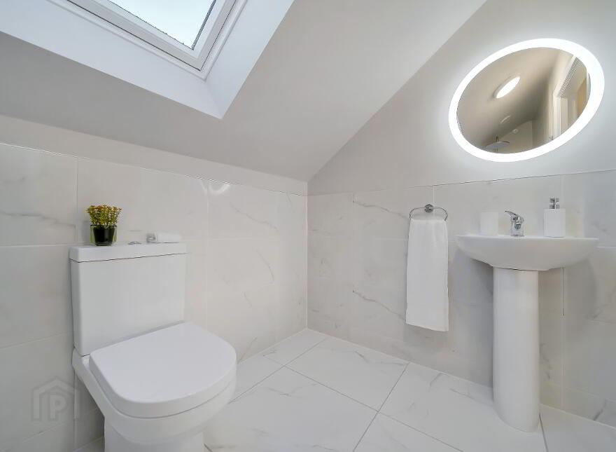 4 Bed Semi-Detached, Westpoint, Donegal Town, F94E5RC
