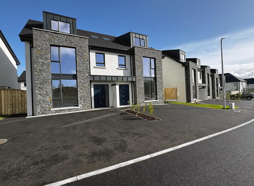 4 Bed Semi-Detached, Westpoint, Donegal Town, F94E5RC