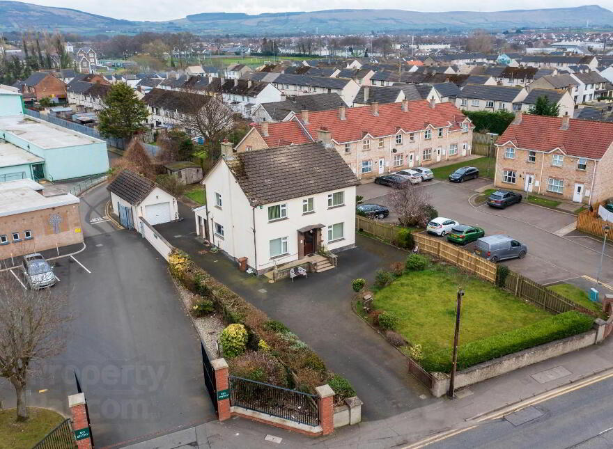 92 Irish Green Street, Limavady, BT49 9AN photo