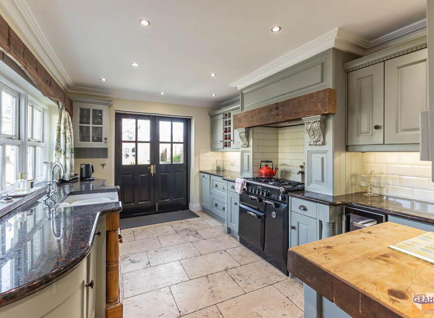 20 Antrim Road, Lisburn, BT28 3DH