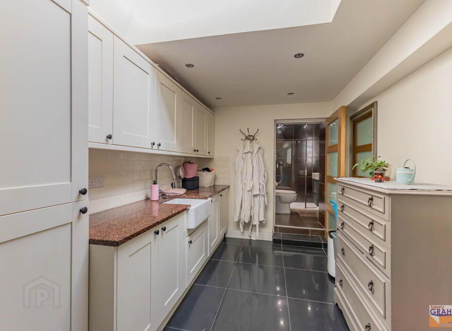 20 Antrim Road, Lisburn, BT28 3DH