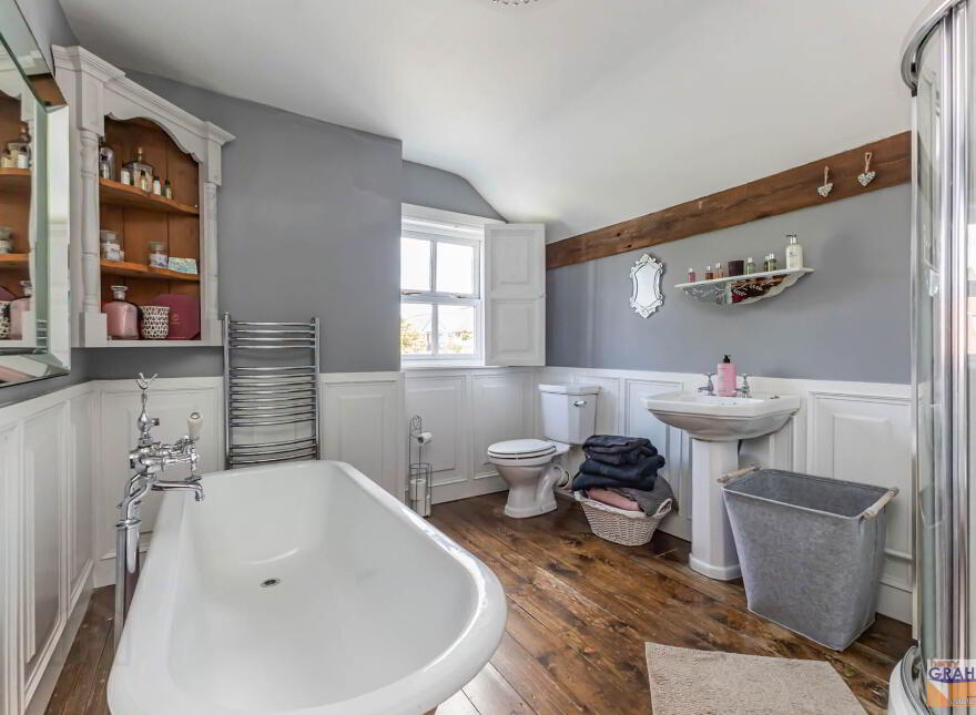 20 Antrim Road, Lisburn, BT28 3DH
