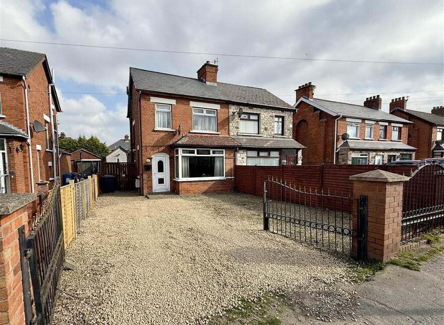 256 Castlereagh Road, Belfast, BT5 5FZ photo