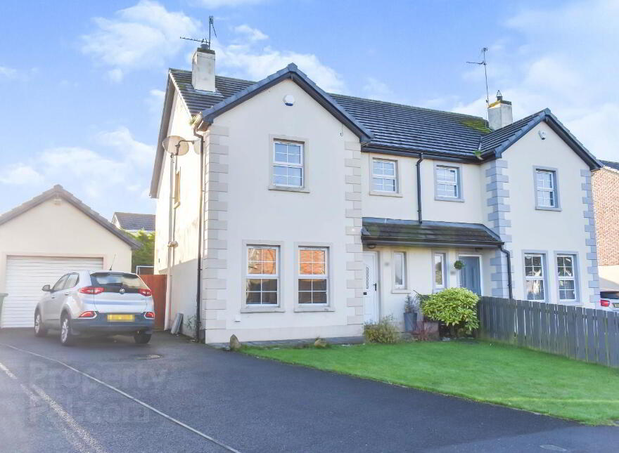 91 Riverglade Manor, Lurgan, Craigavon, BT66 8RR photo