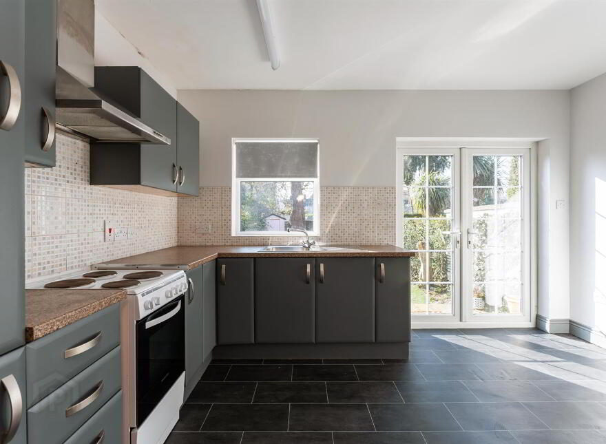 6 Summerhill Parade, Belfast, BT5 7HF