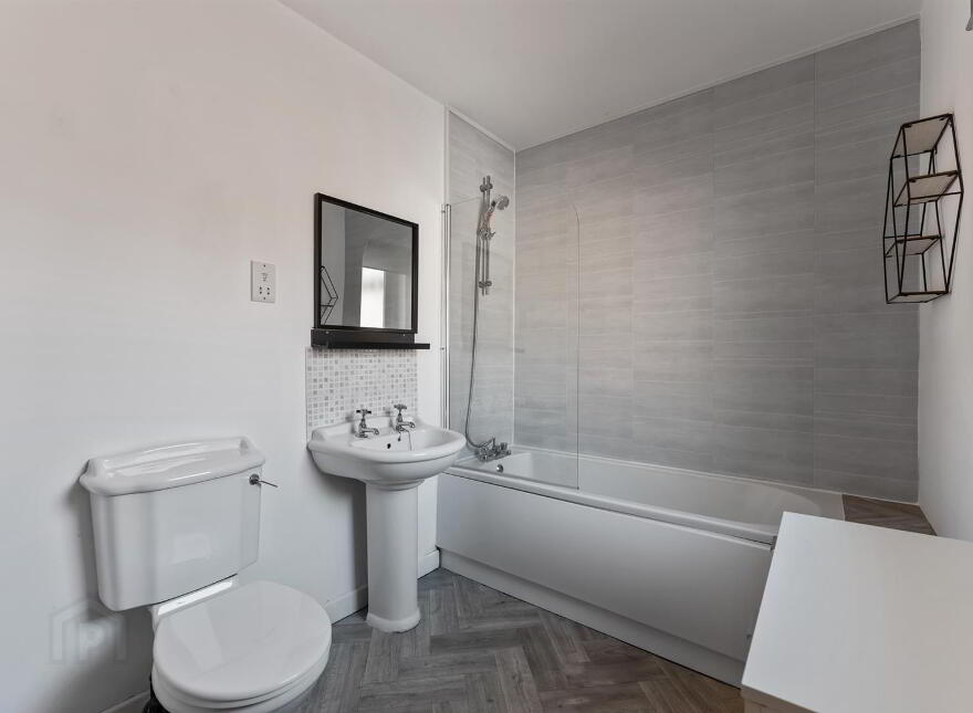 6 Summerhill Parade, Belfast, BT5 7HF