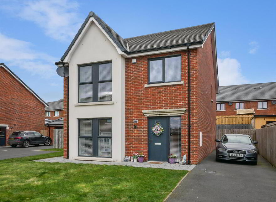 11 Baronsgrange Close, Comber Road, Carryduff, Belfast, BT8 8GH photo