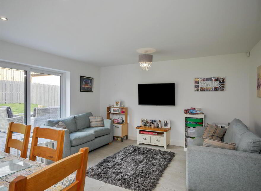 11 Baronsgrange Close, Comber Road, Carryduff, Belfast, BT8 8GH