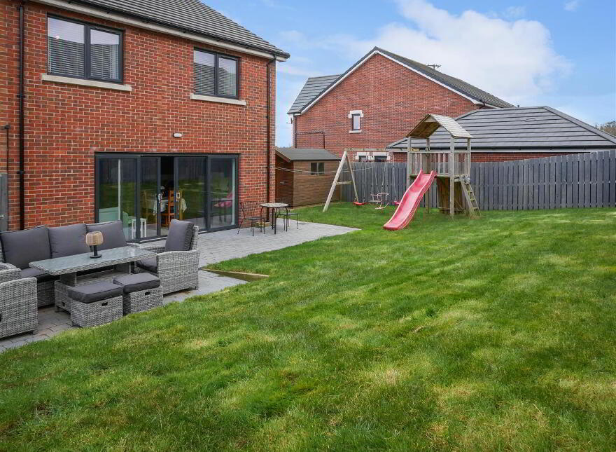 11 Baronsgrange Close, Comber Road, Carryduff, Belfast, BT8 8GH