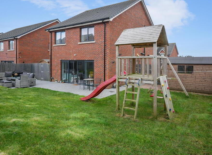 11 Baronsgrange Close, Comber Road, Carryduff, Belfast, BT8 8GH
