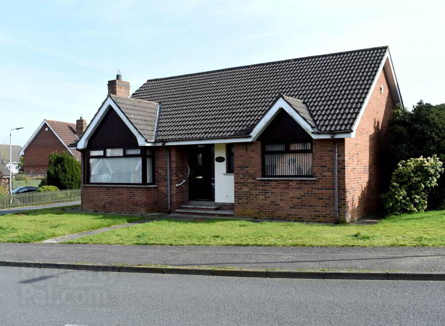 23 Cairndore Avenue, Newtownards, BT23 8RF photo