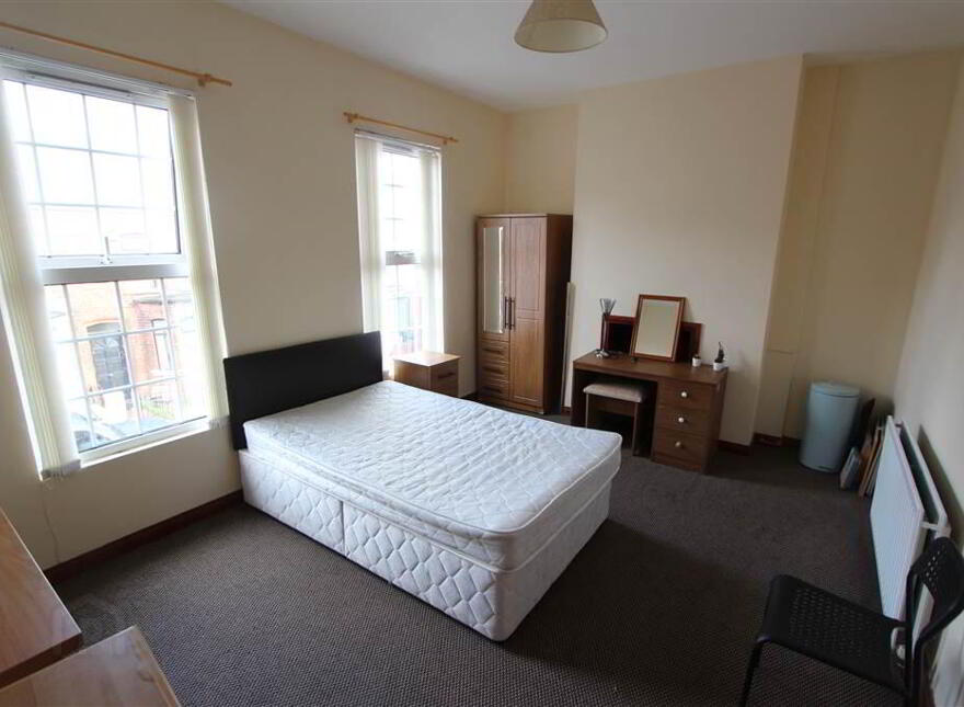 1 Sandhurst Gardens, Stranmillis, Belfast, BT9 5AW