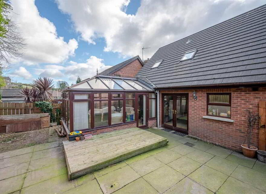 5 North Side Park, Newtownards, BT23 7EY