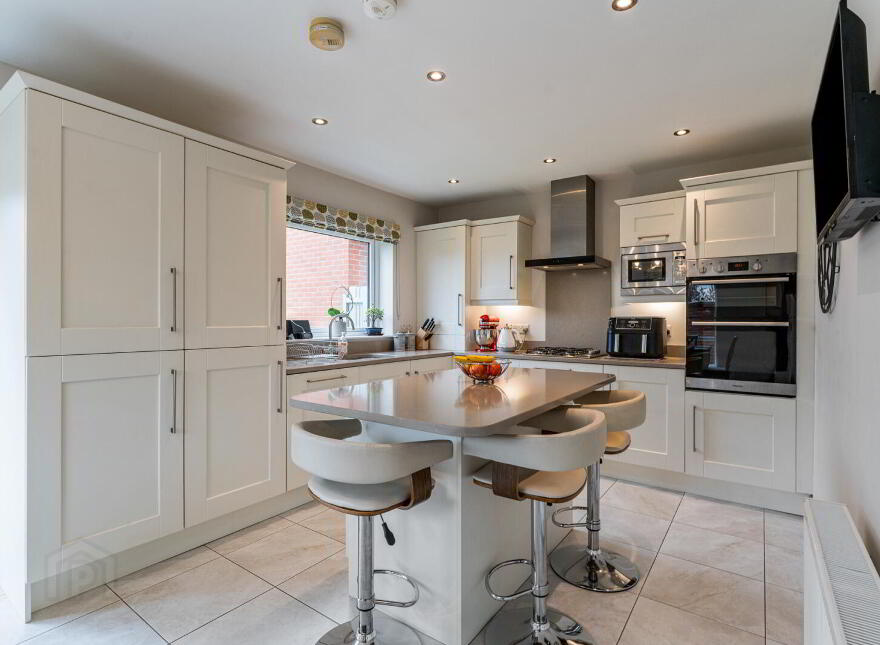 2 Evesham Lane, Bangor, BT19 1FU