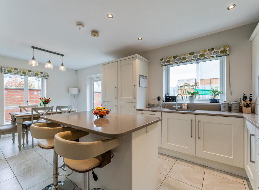 2 Evesham Lane, Bangor, BT19 1FU