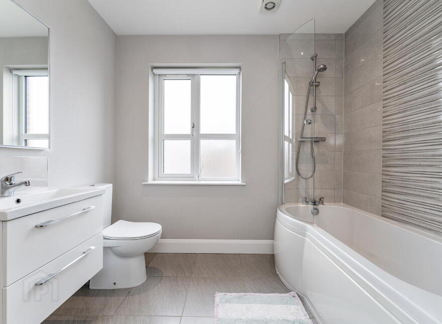 2 Evesham Lane, Bangor, BT19 1FU