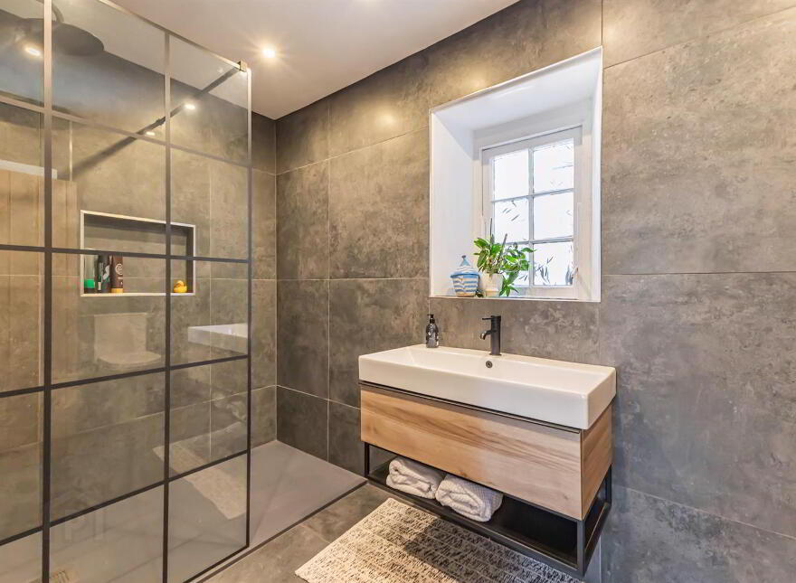 48 Mountstewart Road, Newtownards, BT22 2AX