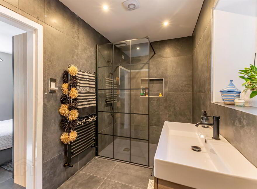48 Mountstewart Road, Newtownards, BT22 2AX