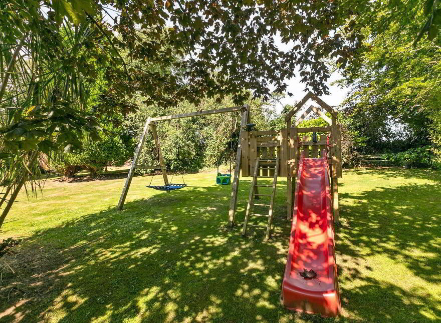 48 Mountstewart Road, Newtownards, BT22 2AX