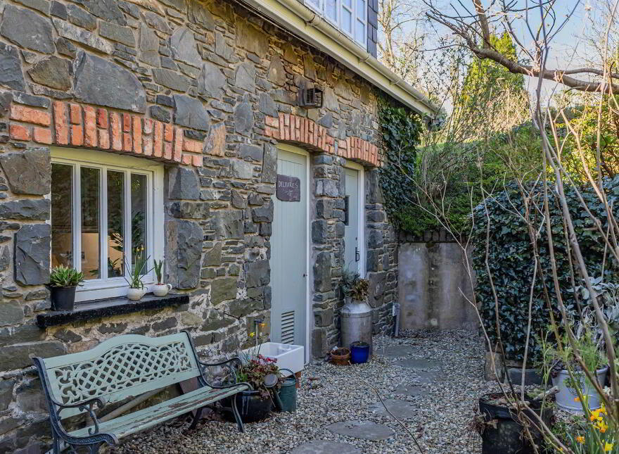 48 Mountstewart Road, Newtownards, BT22 2AX