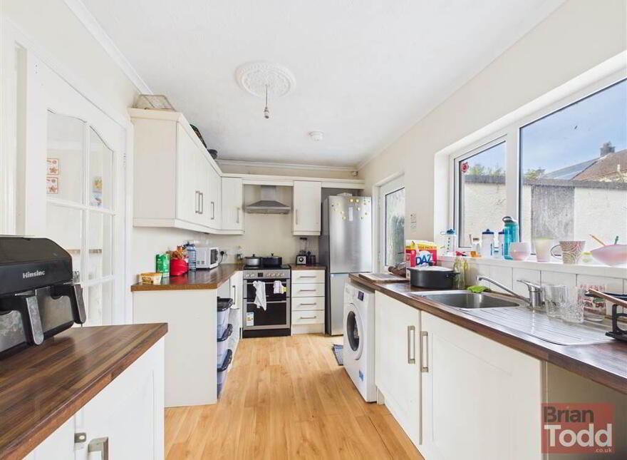 Carneal Close, Larne, BT40 2EZ