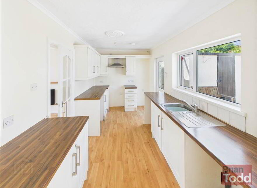 Carneal Close, Larne, BT40 2EZ