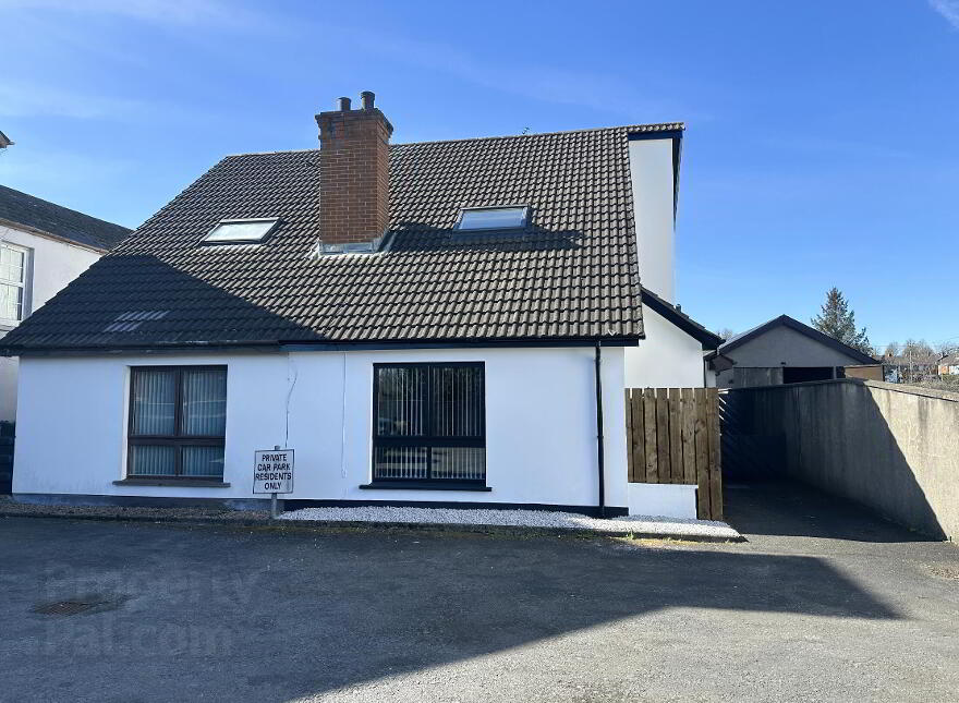 2 Iveagh Court, Banbridge, BT32 3BF photo