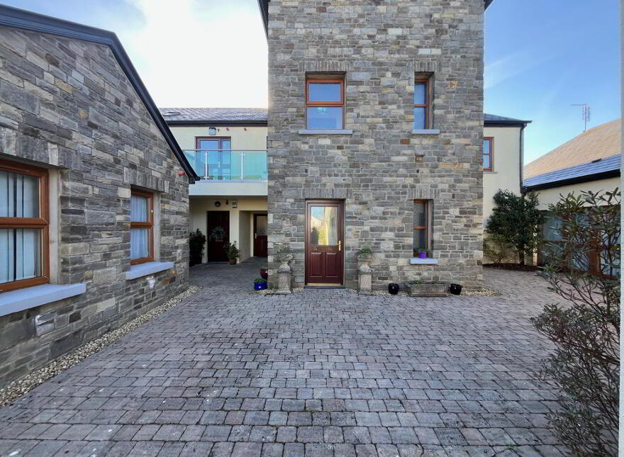 Apt 8a, Carrowmore Meadows, Knock