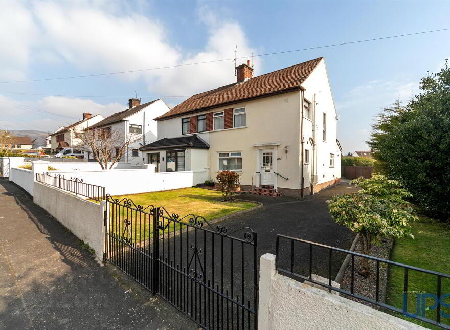 14 Riverdale Park West, Off Finaghy Road North, Belfast, BT11 9DE photo