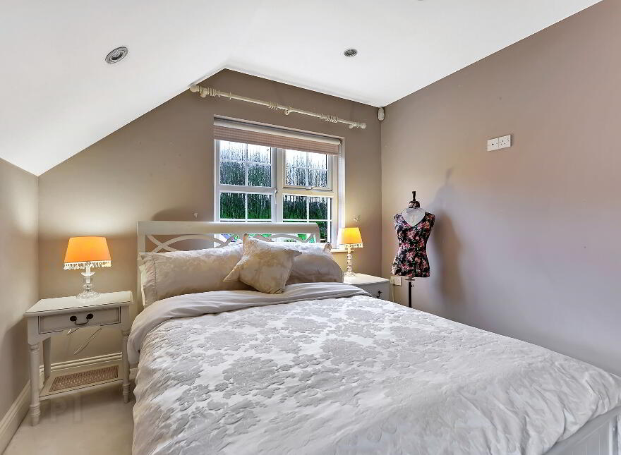 4 Woodbridge Hill, Waterside, BT47 2EE