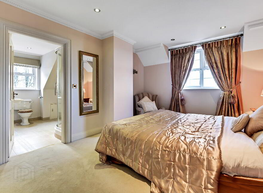 4 Woodbridge Hill, Waterside, BT47 2EE