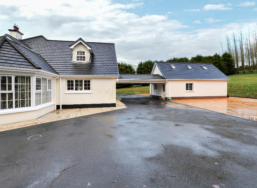 4 Woodbridge Hill, Waterside, BT47 2EE