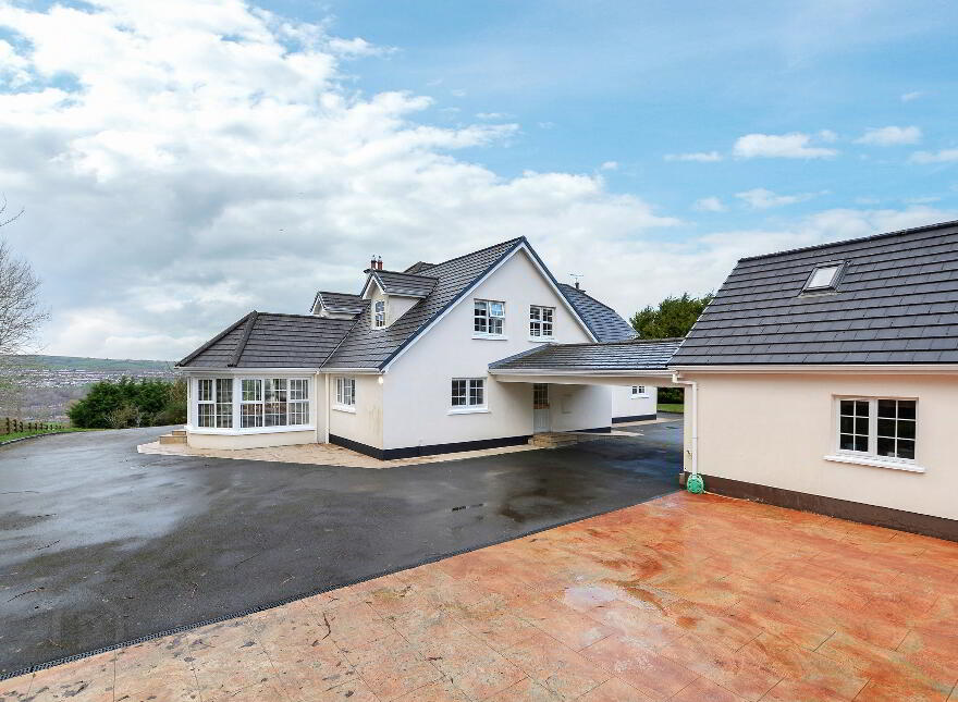 4 Woodbridge Hill, Waterside, BT47 2EE