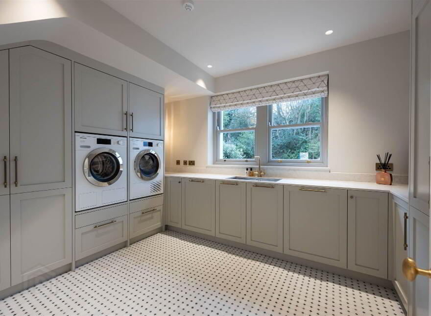 Oranmore, 43 Station Road, Craigavad, Holywood, BT18 0BP