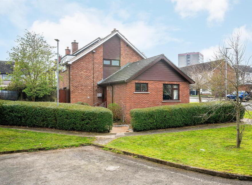35 Downhill Avenue, Belfast, BT8 7EF photo