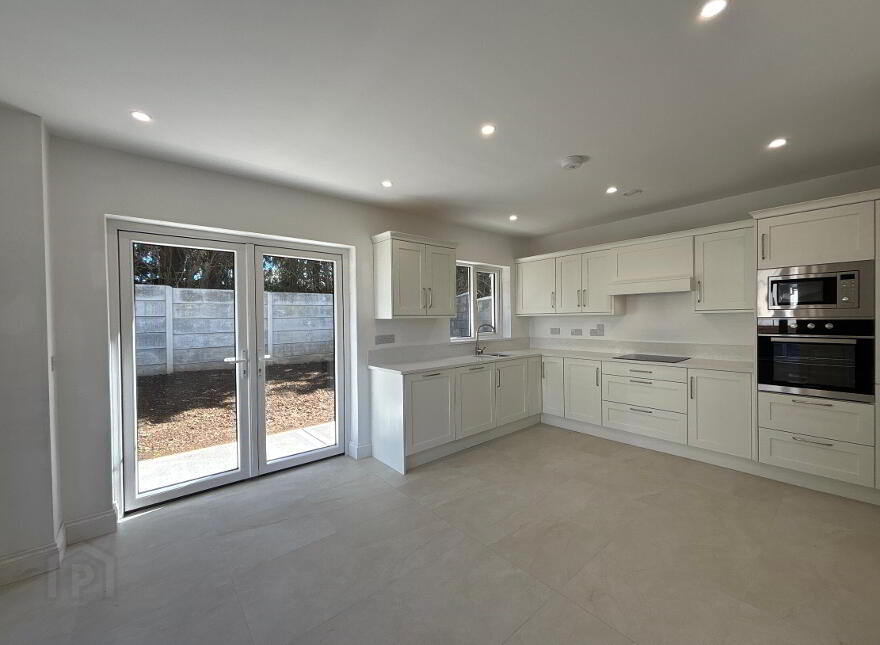 5 Kileigh, Clonmel Road, Cahir, Co. Tipperary, E21T883
