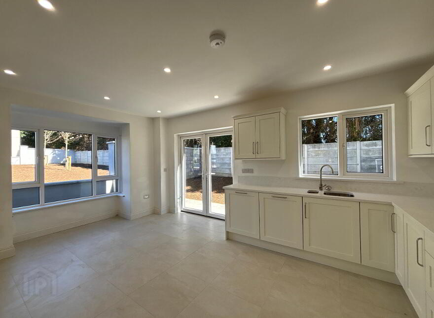5 Kileigh, Clonmel Road, Cahir, Co. Tipperary, E21T883