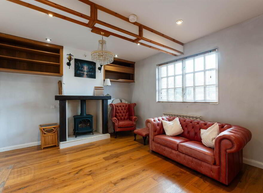 'White Cottage', 6 Station Square, Helen's Bay, BT19 1TN