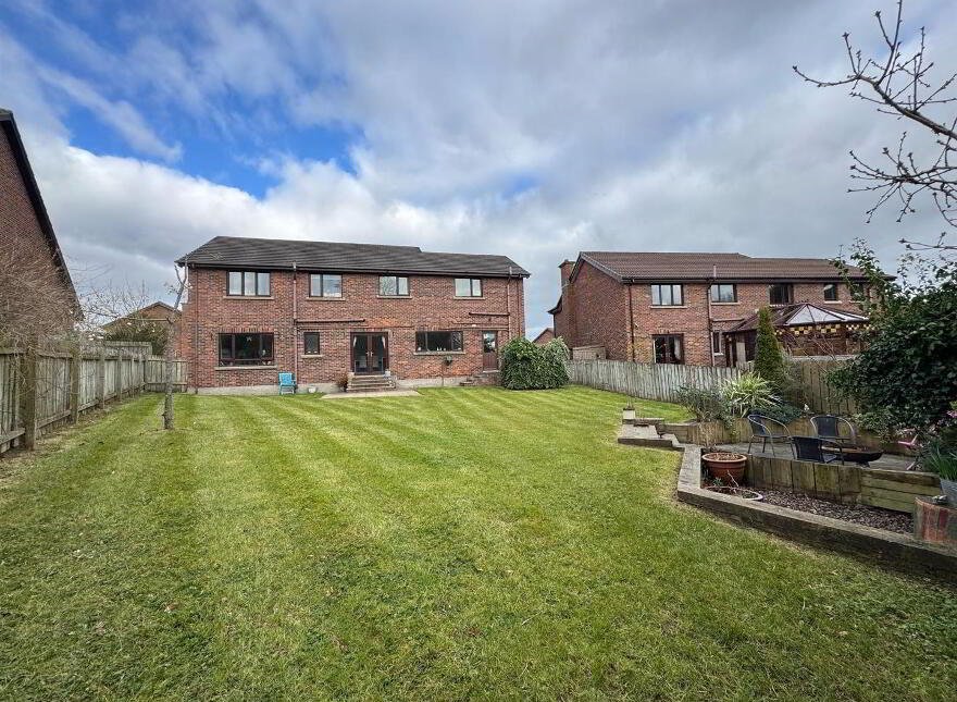 11 Woodfield Glen, Jordanstown Road, Newtownabbey, BT37 0ZW