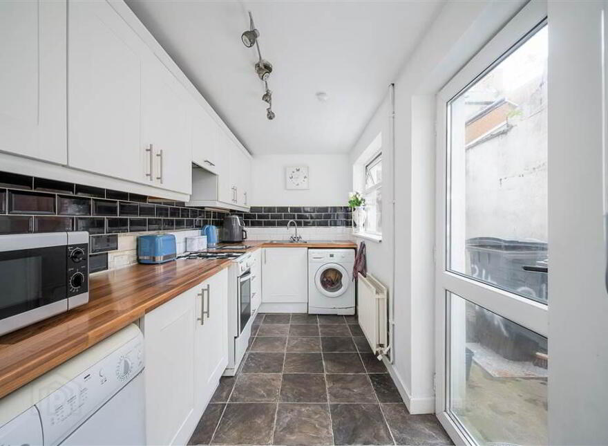 24 Portallo Street, Belfast, BT6 9BE