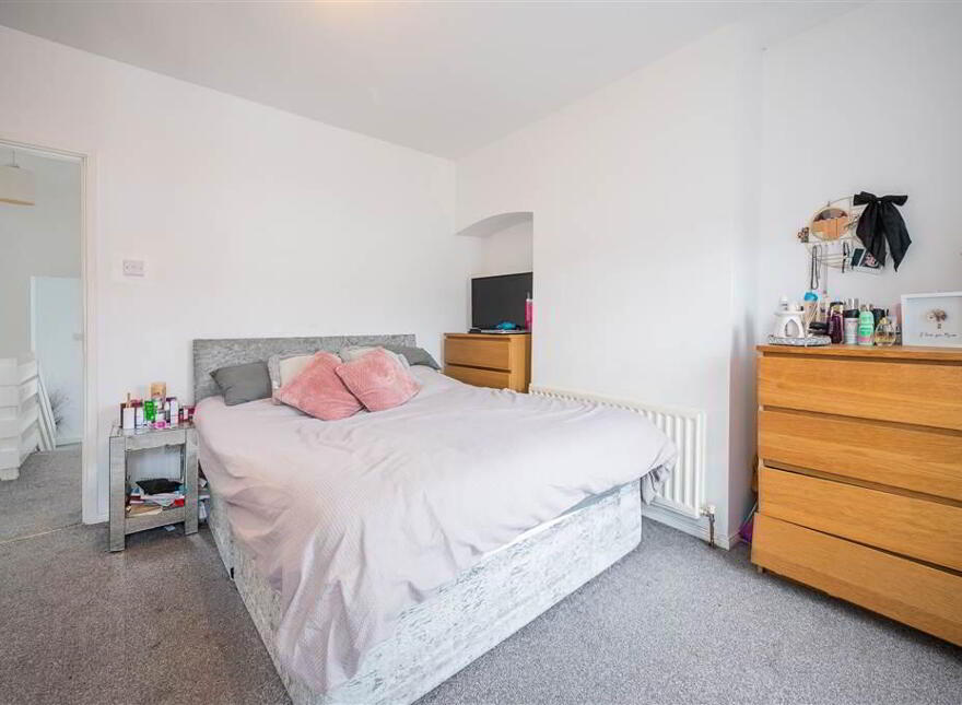24 Portallo Street, Belfast, BT6 9BE