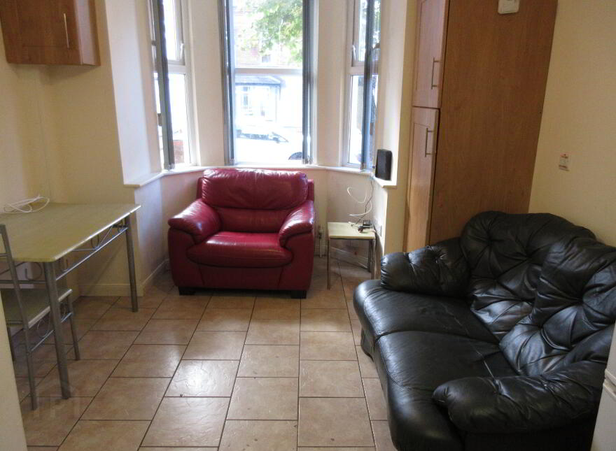 Three Great Apartments, 76 Rugby Avenue, Queens Quarter, Belfast, BT7 1RG