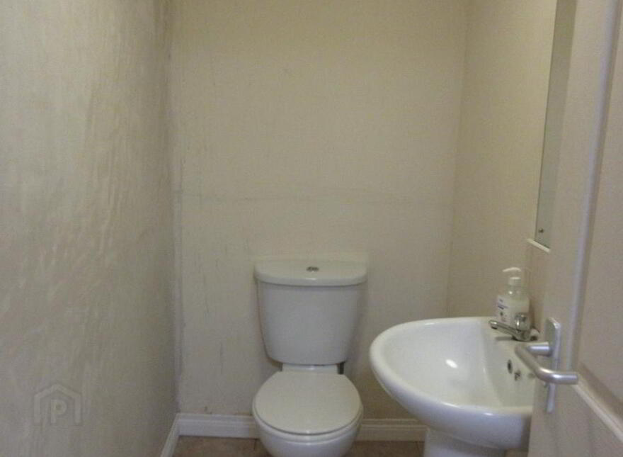 Three Great Apartments, 76 Rugby Avenue, Queens Quarter, Belfast, BT7 1RG