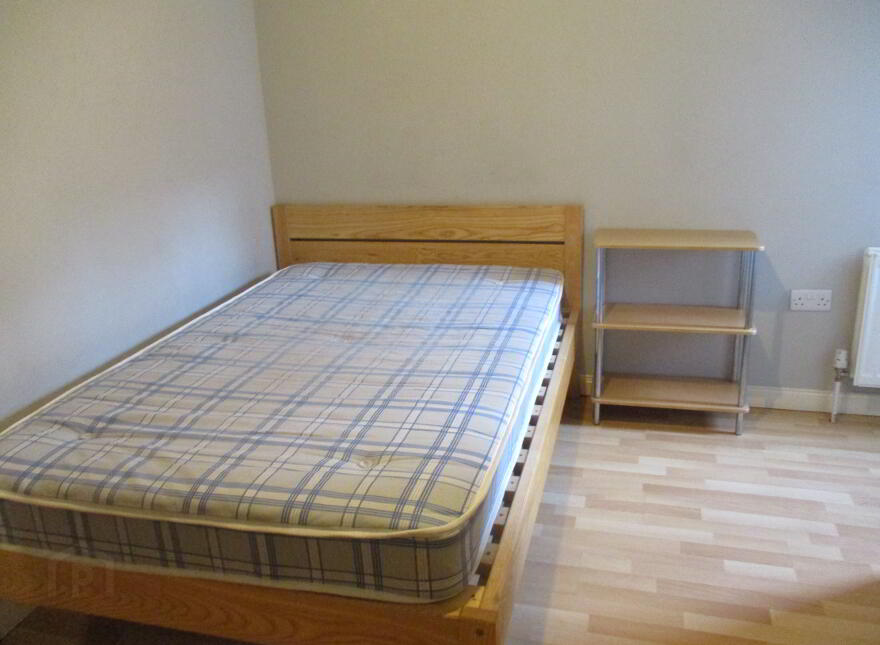 Three Great Apartments, 76 Rugby Avenue, Queens Quarter, Belfast, BT7 1RG