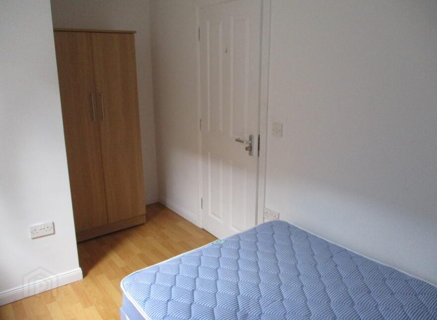 Upstairs Apartment, 16c Rugby Avenue, Belfast, BT7 1RG