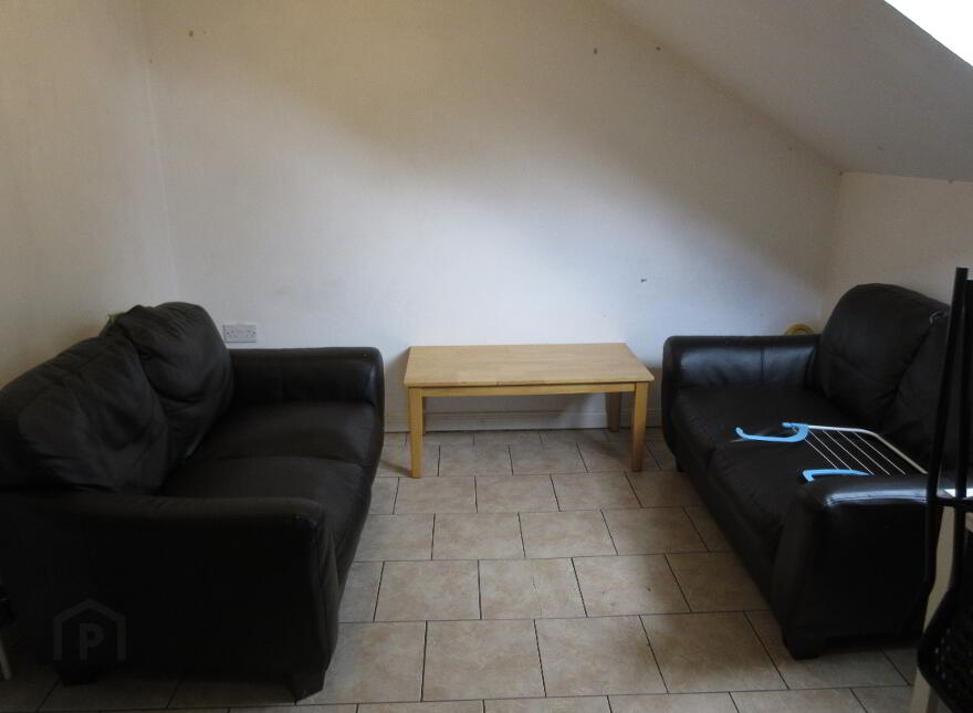 Upstairs Apartment, 16c Rugby Avenue, Belfast, BT7 1RG