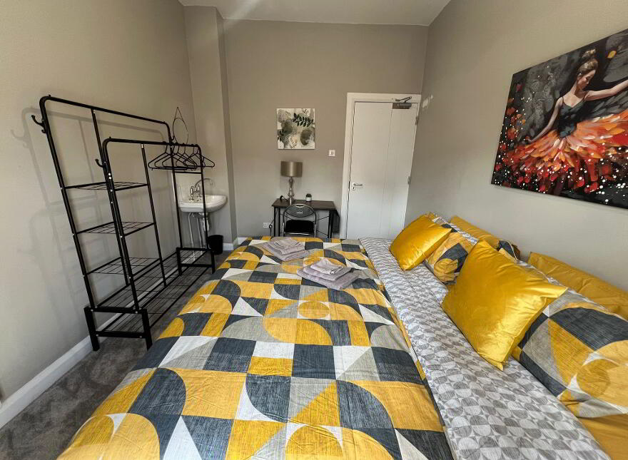University Street, Room 4, All Bills Included, Belfast, BT7 1FZ