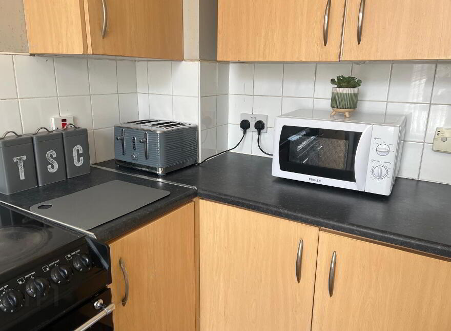 University Street, Room 4, All Bills Included, Belfast, BT7 1FZ